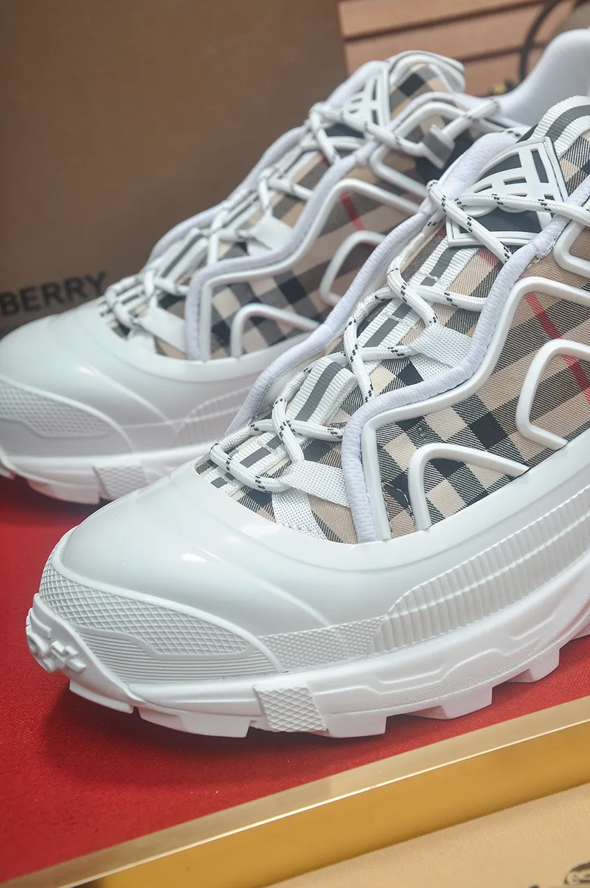 Men's shoes 💰680💶[Burberry] (cowhide lining) classic low-top sneakers｜Imported cowhide with classic plaid fabric｜Cow leather lining｜Original outsole｜Fine workmanship and comfortable to wear Size: 38-44 (customized at 45)